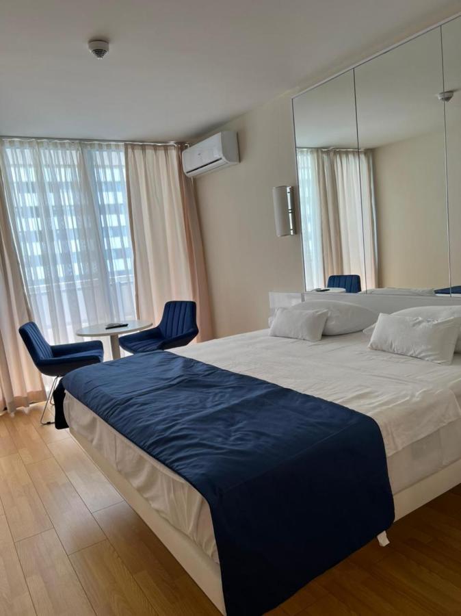 Orbi City Lux Apartment Batumi Exteriör bild