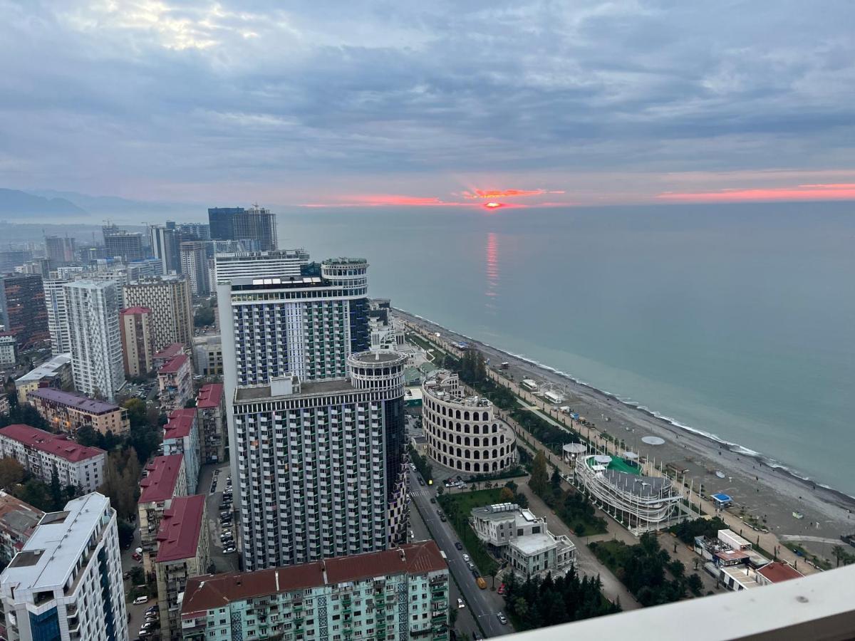 Orbi City Lux Apartment Batumi Exteriör bild