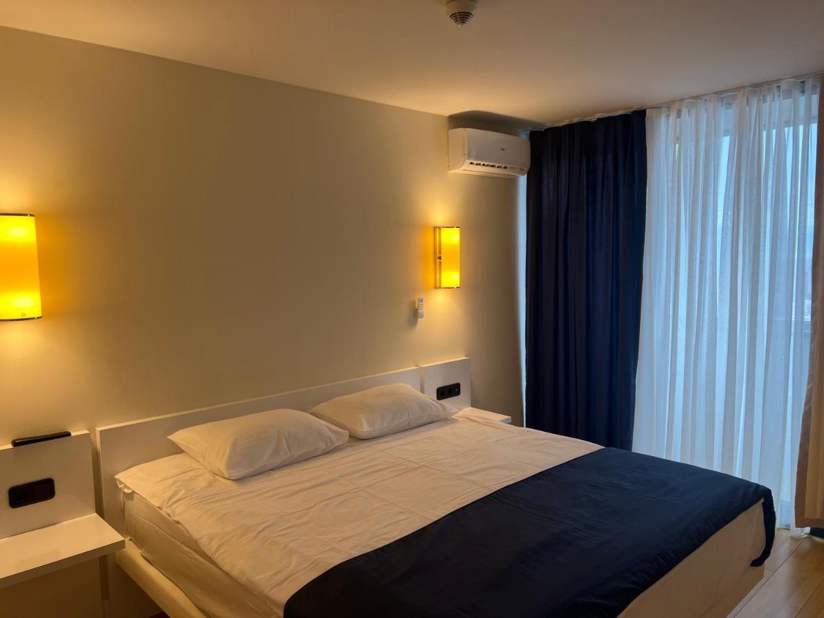 Orbi City Lux Apartment Batumi Exteriör bild