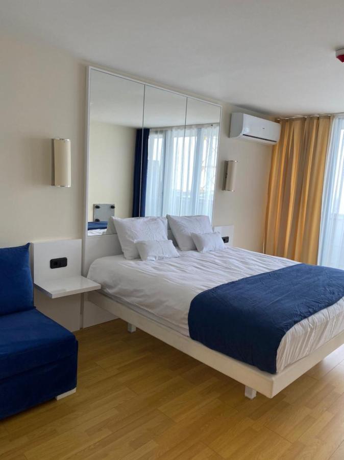 Orbi City Lux Apartment Batumi Exteriör bild
